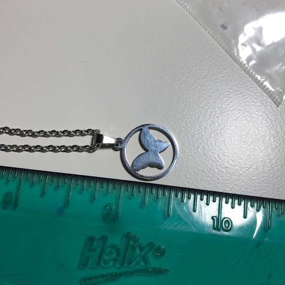 Delicate butterfly 🦋 Earrings and necklace set - Picture 7 of 8